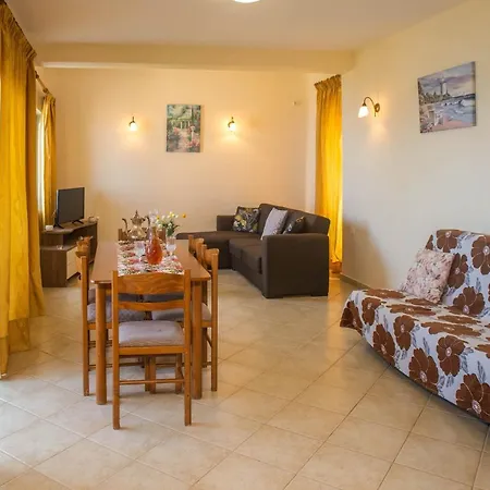 Betsis Apartment Kypseli